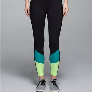 Lululemon Trail Bound 7/8 Tight
